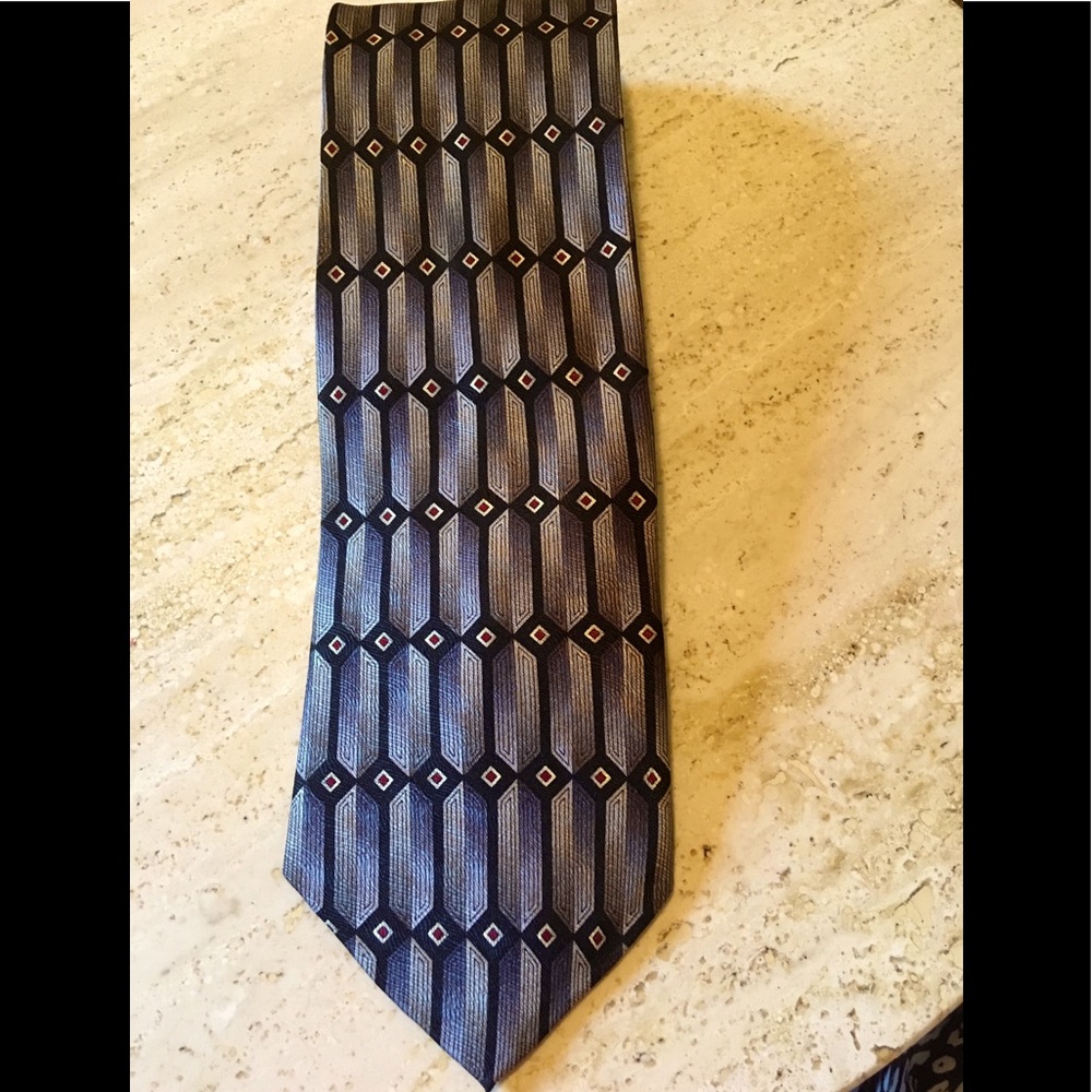 NEW! 100% Silk tie by Marmalade Park. Gorgeous print!